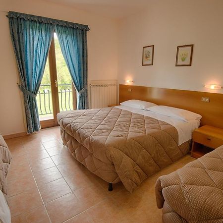 Albergo Della Corte Pescasseroli Exterior foto